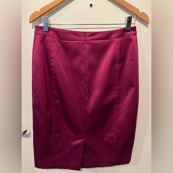 Pink Satin skirt - Picture 2 of 6